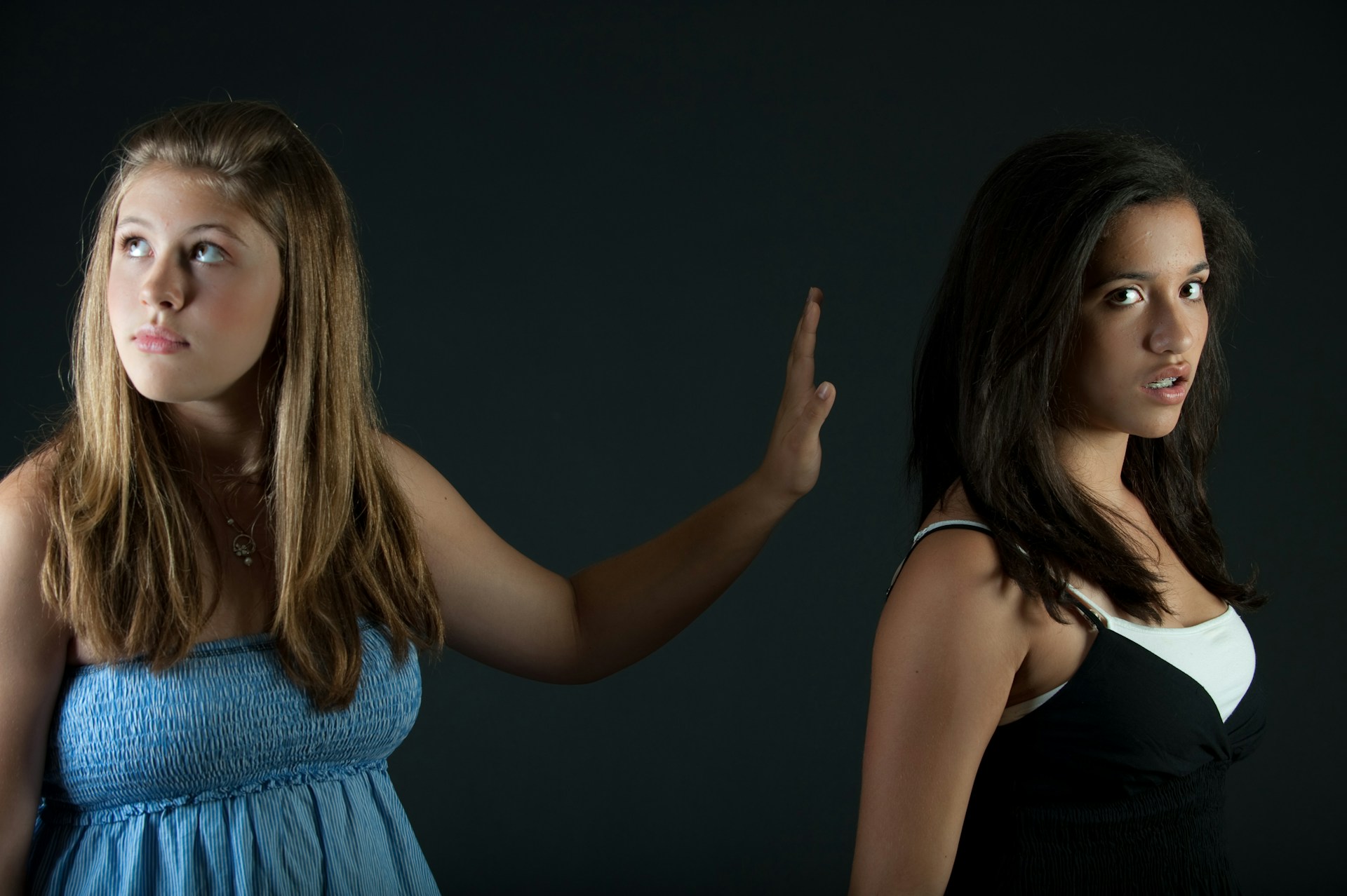 10 Tips to Help You Deal With Older Brothers or Sisters