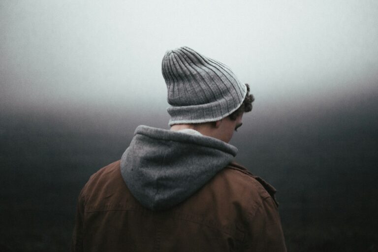 Can I talk to someone about how I feel when someone close to me dies?