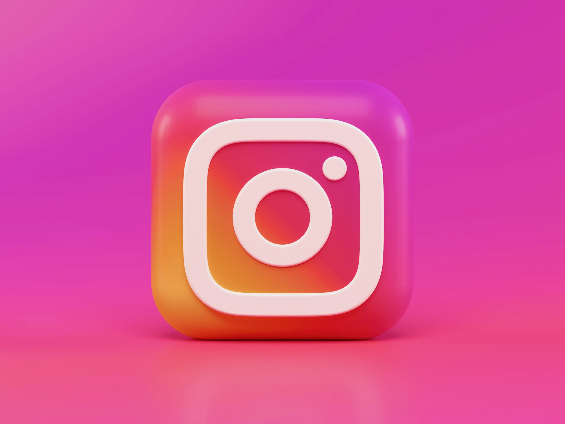 How can social media affect body image?