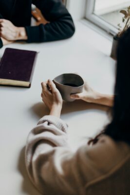 How does therapy treat anxiety?