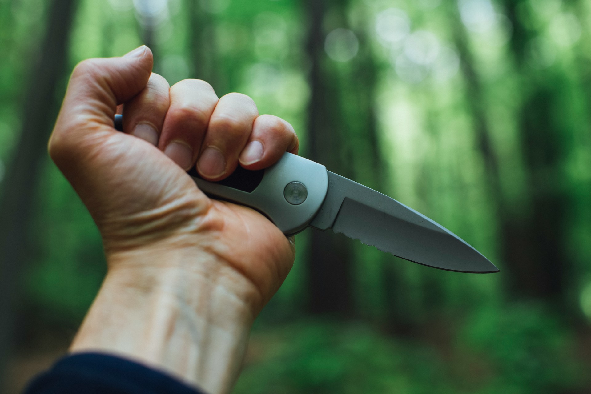 Can carrying a knife really make you safer?