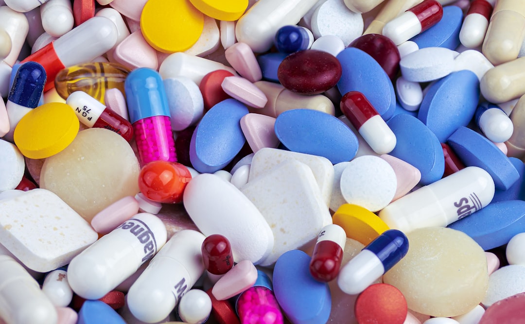 How are legal highs different from illegal drugs?