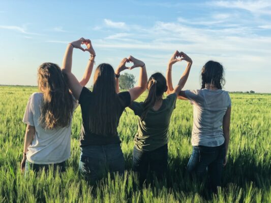 How can I keep in touch with old friends?