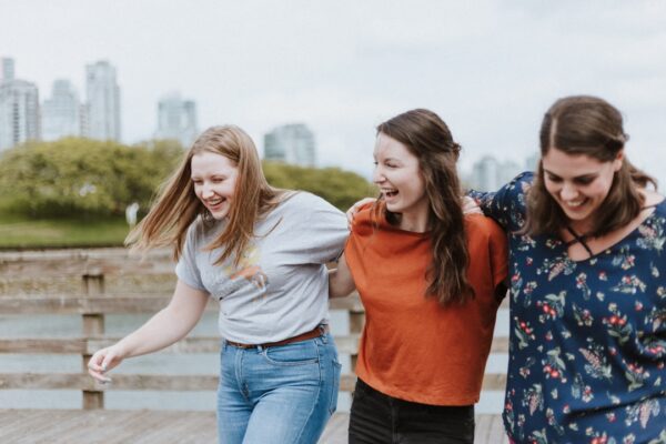 How can I make new friends at university?