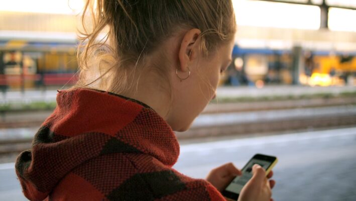 How can I travel cheaply?