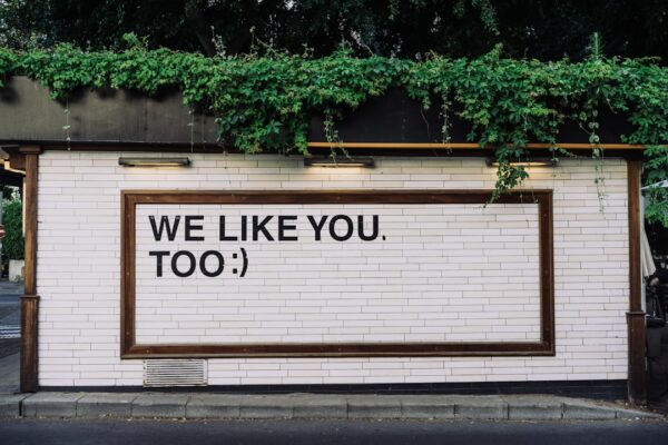 How can social media help make friends?