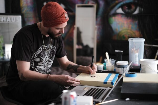 How do I choose a tattoo artist?