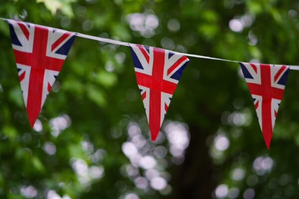 How does the government work in the UK?