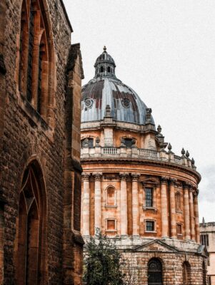 What are the requirements to get into university?