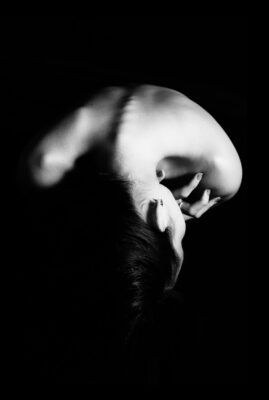What are the risks of eating disorders?