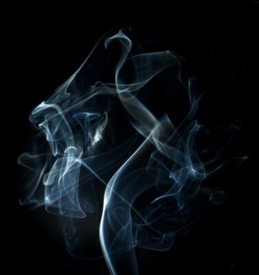 What are the risks of secondhand smoke?