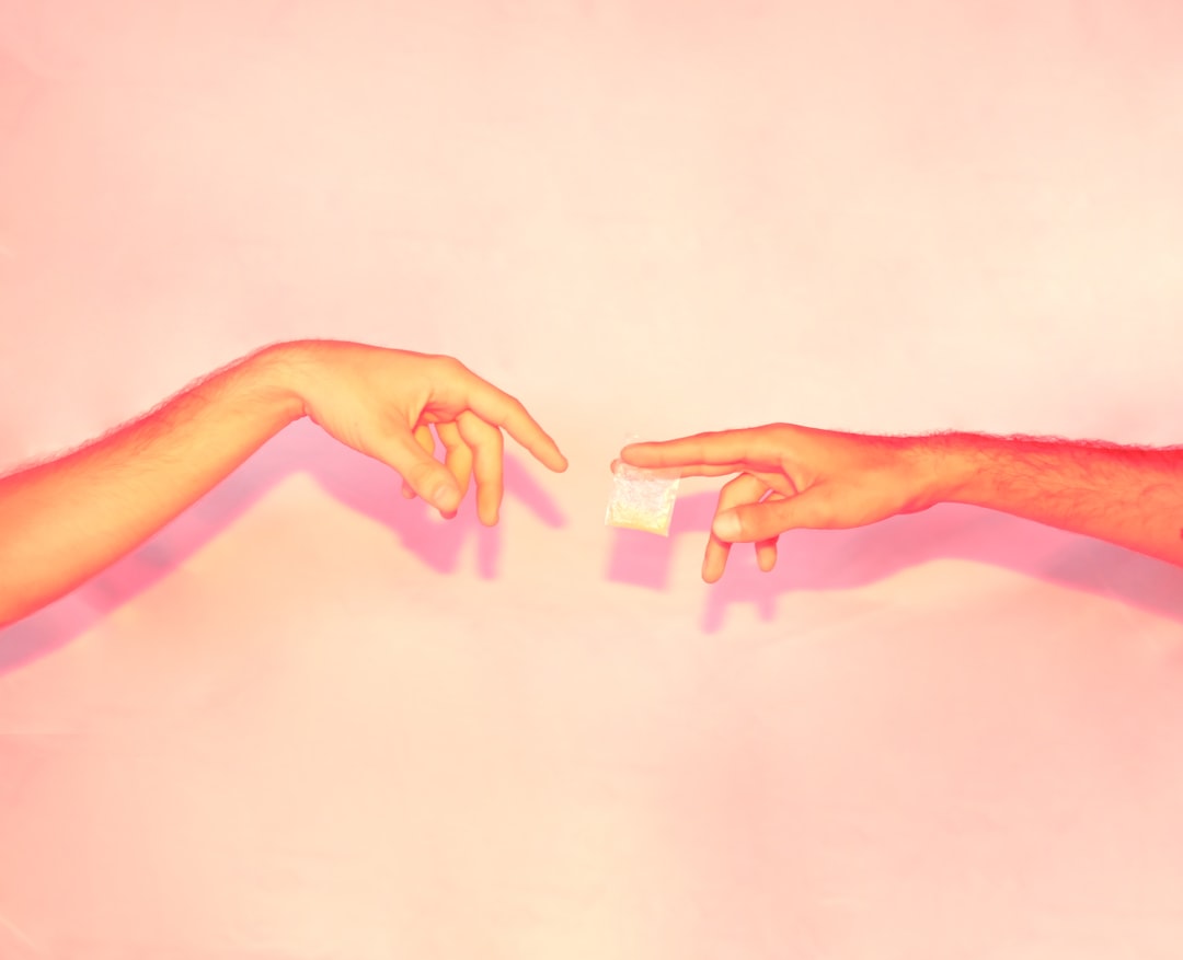 What are the signs that someone is using ecstasy?